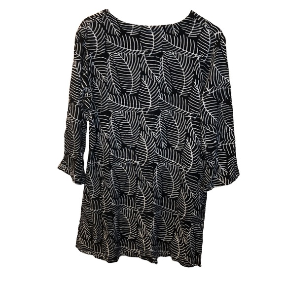 The Legendary Zamboanga || Black & White Fossil Leaf Print Blouse - Picture 2 of 10